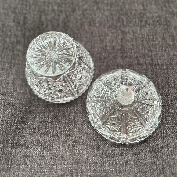 Crystal jewelry/sugar bowl/catch all vintage vase. - Picture 5 of 5